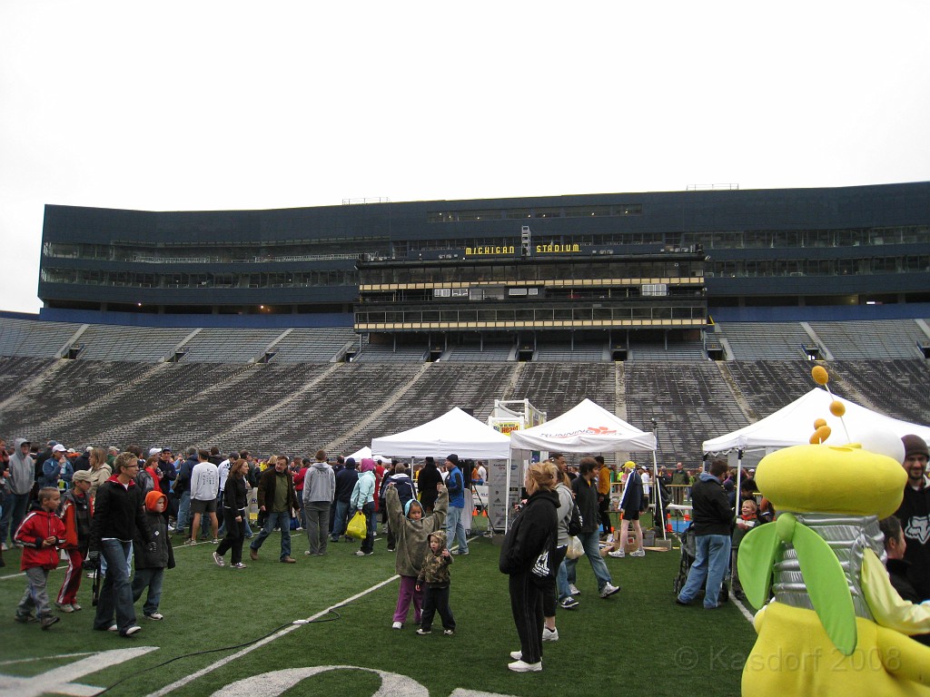 BHGH 2009 0286.jpg - The Big House Big Heat 5 and 10 K race. October 4, 2009 run in Ann Arbor Michigan finishes on the 50 yard line of the University of Michigan stadium.